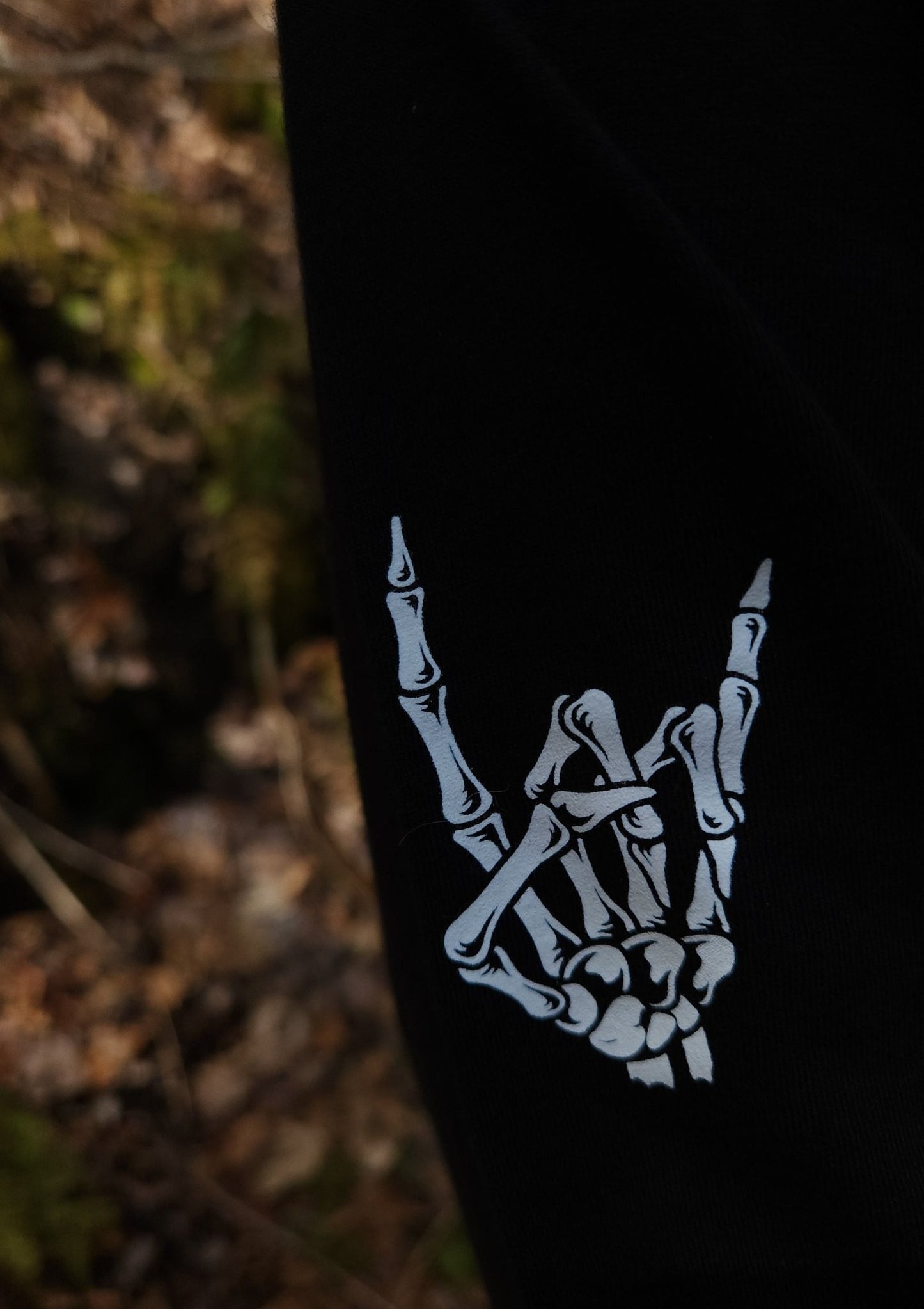 Rocking The Outdoors Longsleeve - Roaming Bones