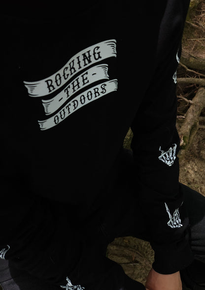 Rocking The Outdoors Longsleeve - Roaming Bones