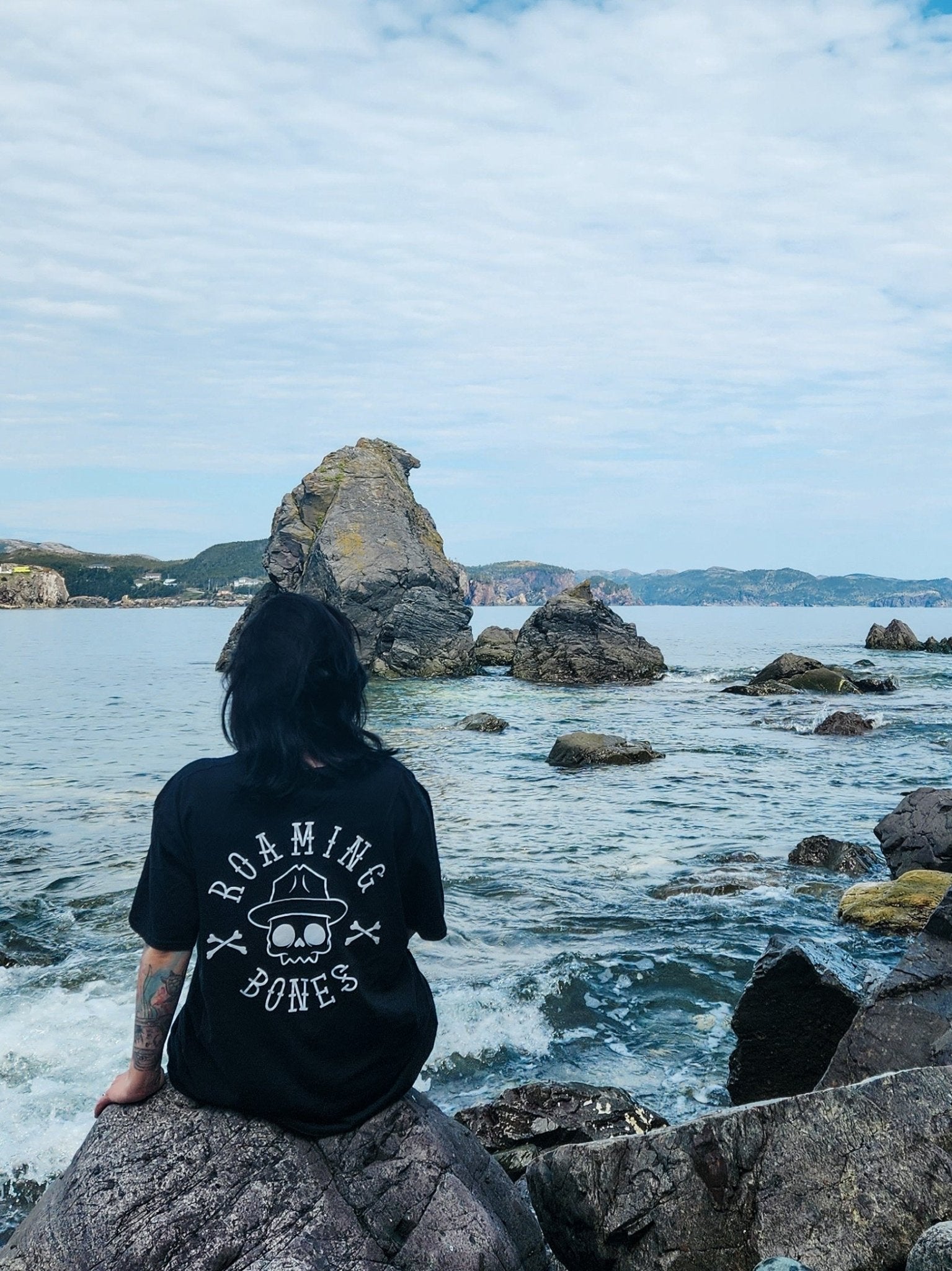 Black Logo Tee - Roaming Bones